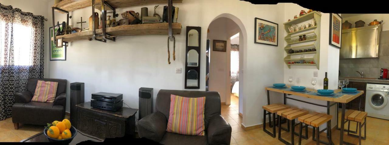 Mp Cozy Apartment Near The Sea Paphos Exterior foto